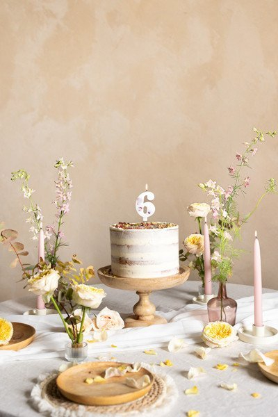 Qiri dekorativ për torte PartyDeco numri 6, 8 cm, i bardhë me lule