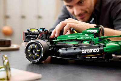 Lodra LEGO Technic Aston Martin AMR25 42240, model bolid F1, set ndërtimi, jeshile