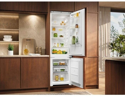 Frigorifer i integrum kombinë Electrolux 300, 178 cm, i bardhë