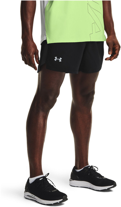 Кратки спортски панталони Under Armour Launch SW 1361492, за мажи, црни