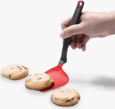 Spatulë kuzhine Dreamfarm Mini Chopula, najlon që s’e merr flaka kollaj, e përshtatshme për enë jo ngjitëse, e kuqe