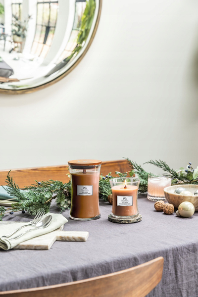 Qiri WoodWick Ellipse Santal Myrrh, HearthWick Flame, 80 orë djegie, kafe