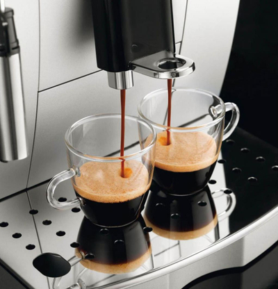 Makinë kafeje Espresso DeLonghi ECAM, e zezë/ argjendtë