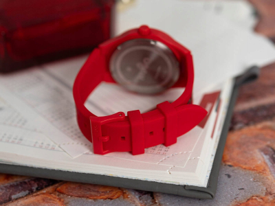 Orë dore HUGO 1530346 LIT, 42mm, rrip silikoni, e kuqe