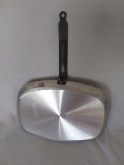 Tigan peshku De Buyer Choc 8184.38, 38 x 26 cm, veshje jo ngjitëse, i zi