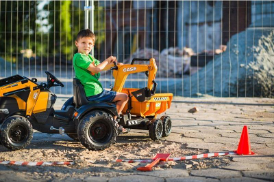 Traktor lodër me pedale Falk Case IH Construction, me rimorkio dhe eskavator, portokalli