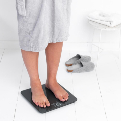 Peshore banjoje Brabantia ReNew, dixhitale, 180kg, gri e errët