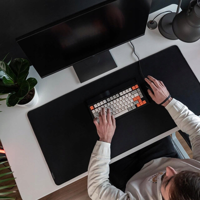 Mbulesë tavoline Deltahub Gaming Protective Desk Pad, L, e zezë