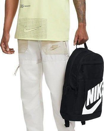 Çantë shpine Nike DD0559-010, e zezë