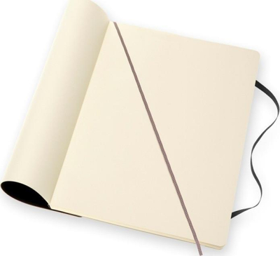 Fletore Moleskine Classic me kapak të butë, A4, faqe të bardha, e zezë