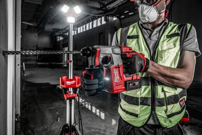 Çekiç kombinues pa kabllo Milwaukee M18 BLH-502X, 18V, me bateri dhe karikues