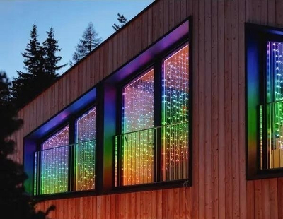 Dritë dekorative perde Twinkly Curtain, 400 LED RGBW, 1.5x2.1m, shumëngjyrëshe