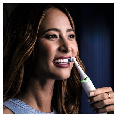 Furçë elektrike për dhëmbë Oral B iO Series 10 Stardust, e bardhë