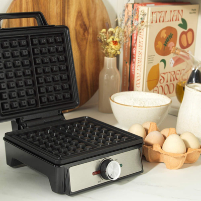 Aparat për waffle Salter Deep Fill, 1600W, pjatë 20x17cm, i zi