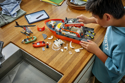 Lodër LEGO City Coast Guard Rescue Boat 60504, anije shpëtimi me helikopter, shumëngjyrëshe