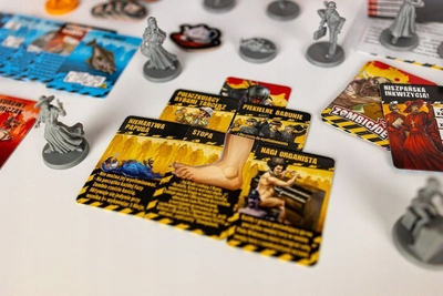 Zgjerim loje tavoline CMON Zombicide 2nd Edition Monty Pythons Flying Circus, për 1 deri 6 lojtarë, koha e lojës 60 deri 120 minuta, shumëngjyrësh