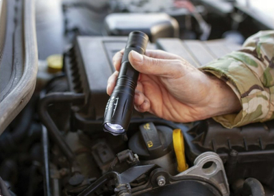 Elektrik dore Extralink Tactical, 400 lumen, rikarikueshme, e zezë