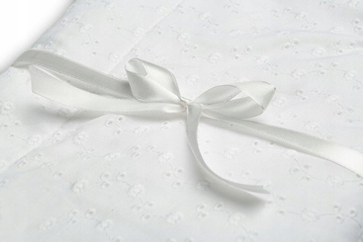Komplet pagëzimi për karrocë Sensillo, material i butë, dizajn elegant, e bardhë