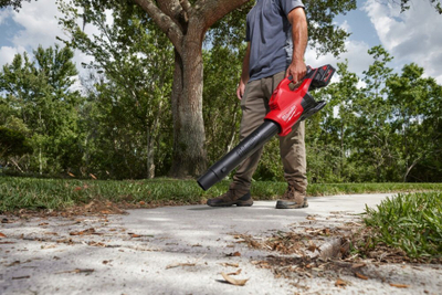 Fshesë me ajër pa kabllo Milwaukee M18 F2BL-802, 18V, 2x 8.0Ah, e kuqe