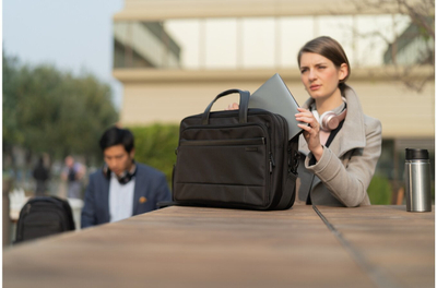 Çantë dore për laptop Kensington Contour 2.0, 15.6", e zezë