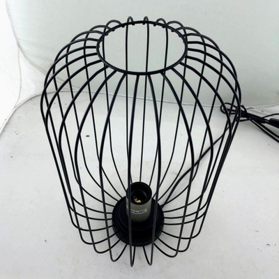Lampë dyshemeje H&amp;S Collection Tripod, metal, 102cm, e zezë