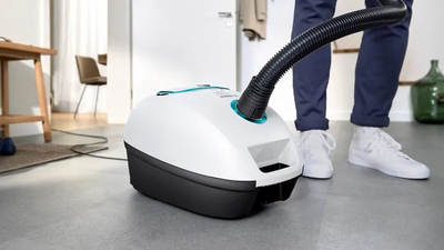 Fshesë me korrent Bosch Series 4 ProHygienic, me qese, e bardhë