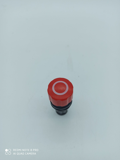 Buton emergjent ndalese ABB CE3P-10R-11, 22.5mm, SPDT, i kuq