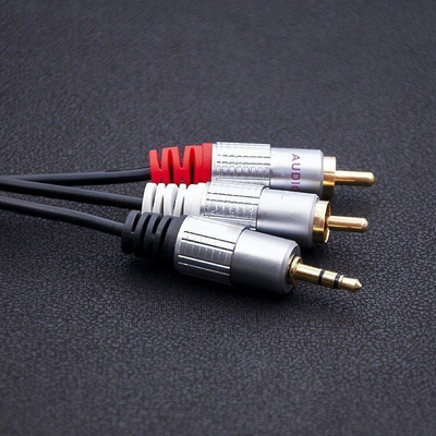 Kabllo audio Qoltec Jack 3.5mm në 2x RCA, 2m, e zezë