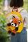 Çantë shpine për kalamaj NICI Backpack With Plush Raccoon, lodër plushe rakun 25 cm, e verdhë