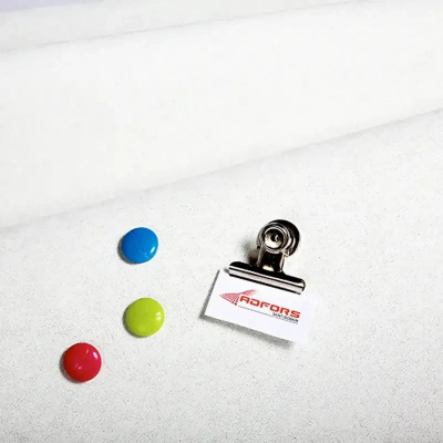 Rrjetë muri me magnet Novelio T1006CMG, 1m x 10.4m, e bardhë