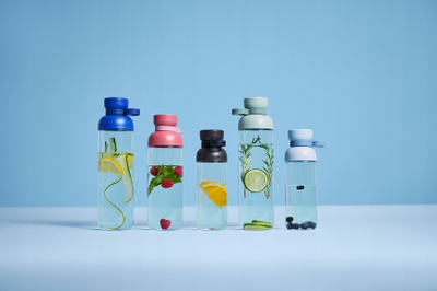 Шише за вода Mepal Vita, 900 ml, со два отвори, nordic sage транспарентно