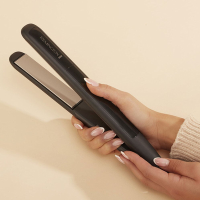 Drejtues flokësh Remington Ceramic Straight 215 S1370, 215°C, pllaka qeramike, i zi