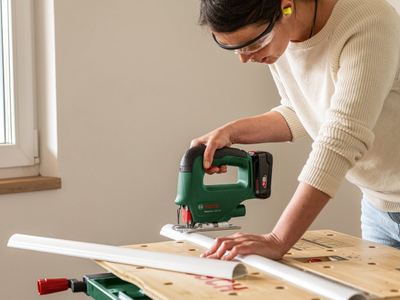 Sharrë me teh lëkundës Bosch EasySaw 18V-70, 18V, thellësi prerjeje 70 mm, jeshile