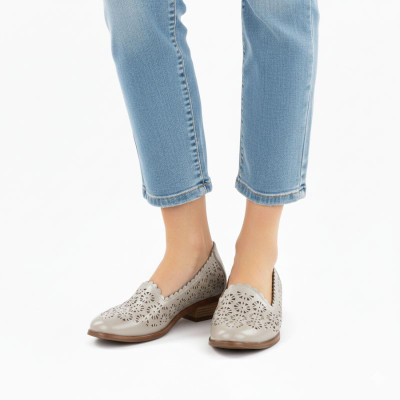 Плитки чевли slip-on POTOCKI 26-12320, перфорирани, еколошка кожа, златно-беж боја
