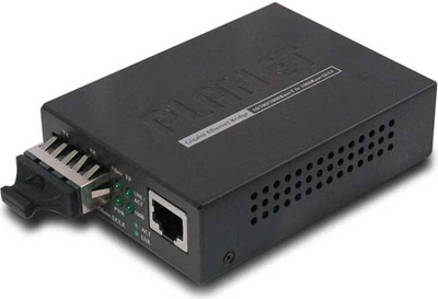Медија конвертер за мрежа Планет GT-802, RJ45 во оптичко влакно, 200Mbps, црн
