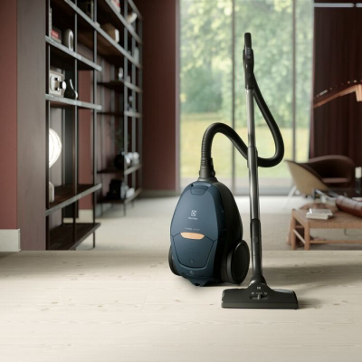 Fshesë me korent Electrolux Pure D8 PD82-8DB, me qese, shumë e qetë, blu e errët