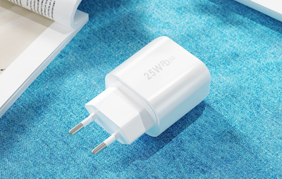 Karikues Foneng EU40, 25W, USB C me kabllo USB C në Lightning, i bardhë