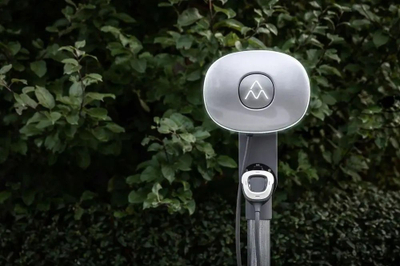 Karikues muri për makina elektrike Charge Amps Halo, 7.4 kW, 32 A, argjendtë