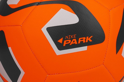 Top futbolli Nike Park Team 2.0 DN3607 803, për bar të gjallë, portokalli