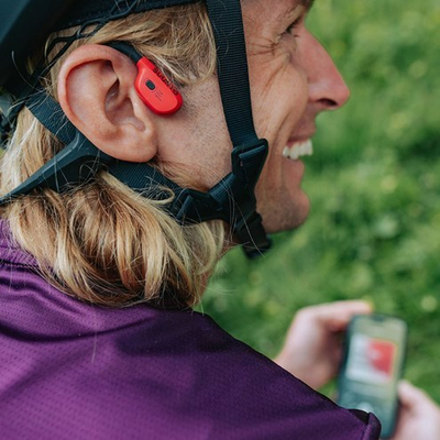 Спортски слушалки Suunto Wing, пренос преку коскена спроводливост, 10 часа батерија, црни