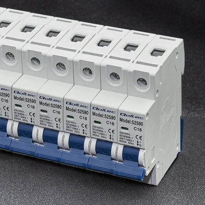 Siguresë automatike Qoltec 52590 C16, 16A, 1 pol, gri e kaltër