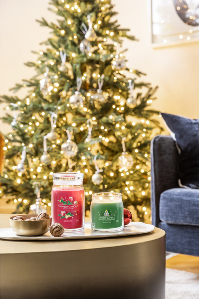 Qiri me aromë Yankee Candle Holiday Cheer Signature Large Jar, 567g, erë frutash, i kuq