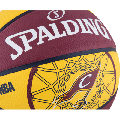 Top basketbolli Spalding Cleveland 83-218Z