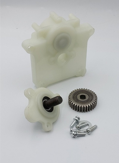 Set transmisioni universal 16‑24, kuti plastike, rrotë ingranazhi metal, e bardhë