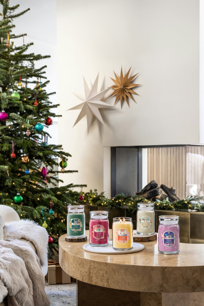 Aроматична свеќа Debenhams Signature Holiday Winterfest, голема тегла, зимска миризба
