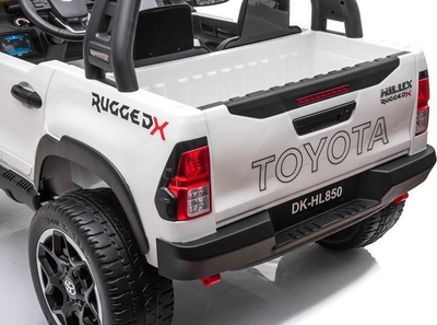 Makina elektrike për kalamaj Toyota Hilux, me pult, radio FM USB, e bardhë