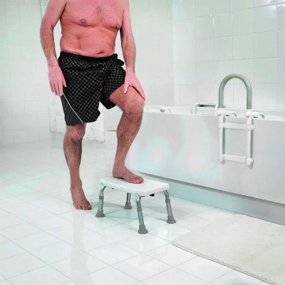 Shkallë banjoje Sourcing Bath Step A0102601, kundër rrëshqitjes, 150kg, e bardhë