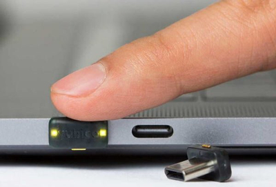 Çelës sigurie fizik Yubico YubiKey 5C Nano, i zi