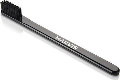 Четка за заби Marvis Medium Black, средно тврди влакна, црна
