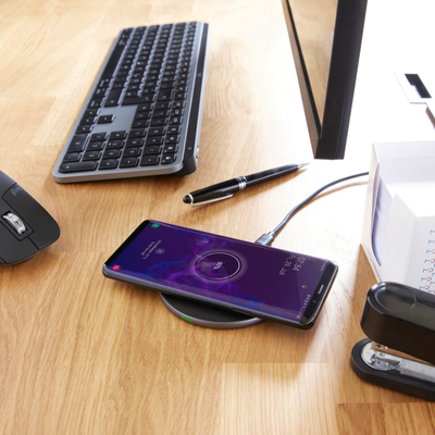 Karikues wireless Intenso BA2, bazë karikimi me induksion, USB, i zi